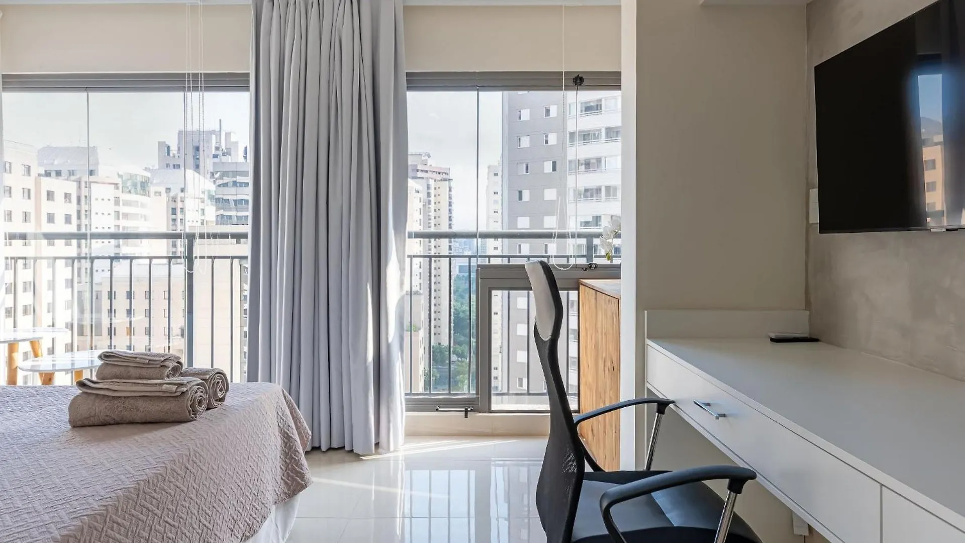 Yume Vitrali Studios São Paulo 0*,  Brasil